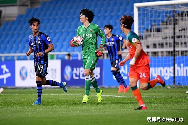 库里：新赛季NBA评选中的第八位明星球员